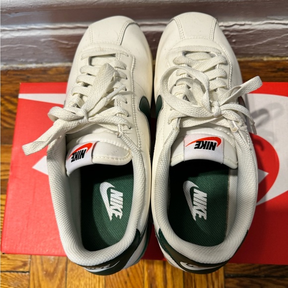 Nike Cortez sneakers, white with green logo - Picture 6 of 9